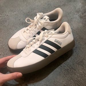 Adidas Sneaker